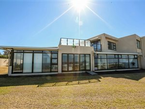 5 Bed House in Gonubie