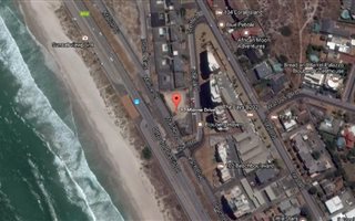 1445 m² Commercial space in Bloubergstrand