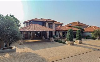 5 Bedroom House in Birdwood