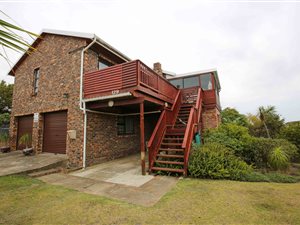 3 Bedroom House in Cove Rock