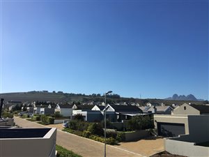 3 Bed House in Kelderhof Country Village