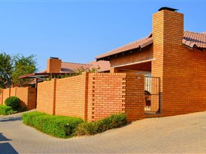 2 Bed Apartment in Hazeldean (Silverlakes Surroundings)