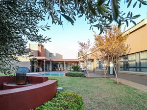 5 Bed House in The Ridge Estate