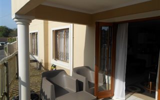 3 Bedroom Simplex in Caversham Glen