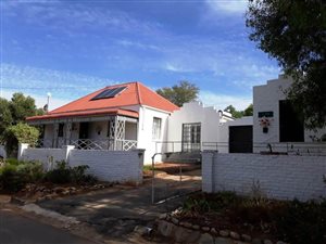 4 Bed House in De Rust