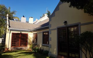 5 Bedroom House in Rietvalleirand