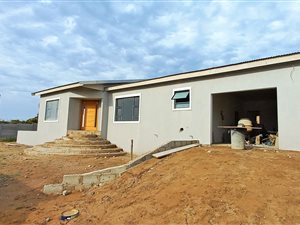 3 Bed House in Stilbaai