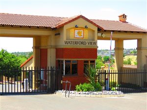 3 Bed House in Bloubosrand
