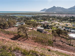 1419 m² Land available in Capri Village