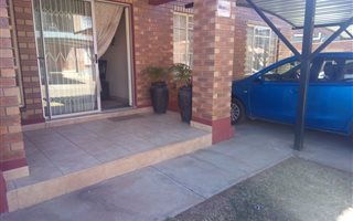 3 Bedroom Flat in Waterval East