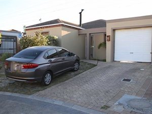 3 Bedroom House in Eikenbosch
