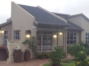 4 Bed House in Umhlatuzana