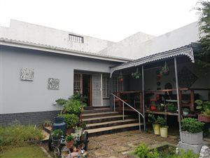 4 Bed House in Tuinhof