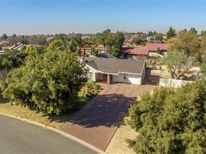 3 Bed House in Dunnottar