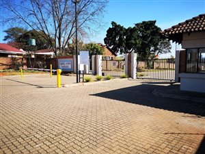 907 m² Land available in White River