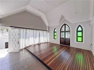 3 Bed Apartment in Morningside