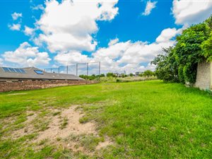 877 m² Land available in Ebotse Estate