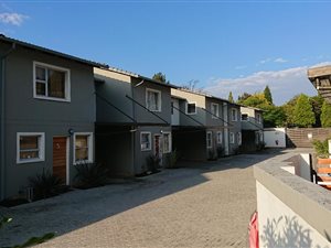 3 Bed Duplex in Ferndale