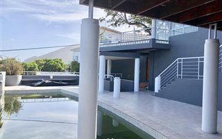 4 Bedroom House in Fresnaye