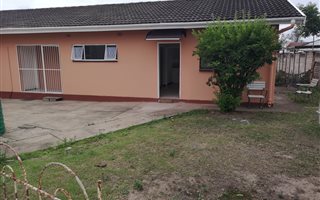 1 Bedroom Garden Cottage in Cleland