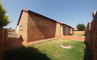 3 Bedroom House in Thatchfield