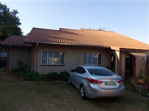4 Bed House in Geelhoutpark