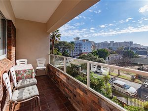 2 Bed Apartment in Sea Point