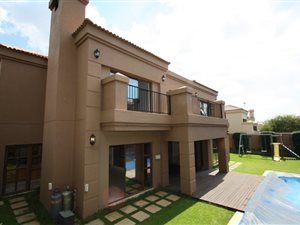 4 Bed Cluster in River Club