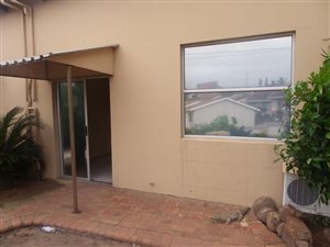 50 m² Commercial space in Bluff