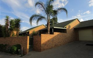 2 Bedroom Simplex in Wapadrand