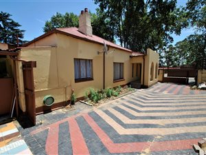 6 Bed House in Turffontein