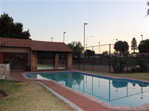 2 Bed Apartment in Lakefield