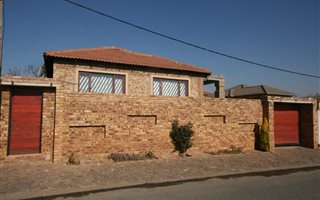 3 Bedroom House in Cosmo City