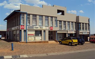 350 m² Commercial space in Lenasia South