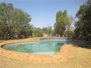 8.5 ha Farm in Kameeldrift West