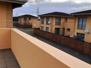 2 Bed Apartment in Veld En Vlei