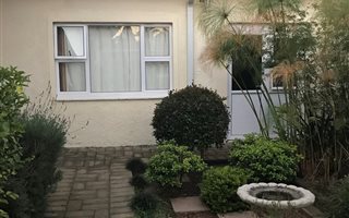 2 Bedroom Garden Cottage in Montgomery Park