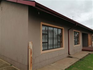 3 Bed House in Vanderbijlpark CE3