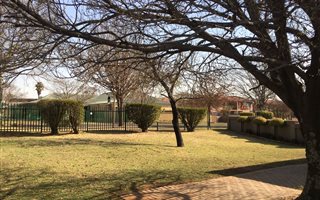 500 m² Office Space in Middelburg Central