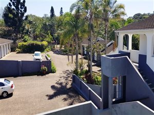2 Bed Apartment in Umtentweni
