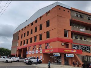 1100 m² Industrial space in Chatsworth Central