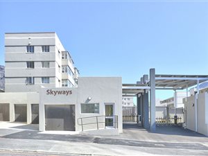 3 Bed Apartment in Zonnebloem