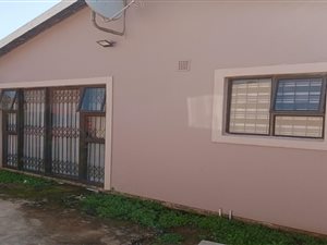 3 Bed House in Brookdale