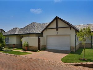 3 Bedroom House in Waterfall Hills Mature Lifestyle Estate
