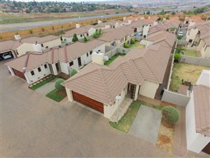 3 Bed Townhouse in Thatchfield