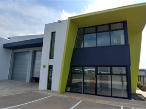 823 m² Industrial space in Cornubia