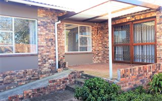 3 Bedroom House in South End