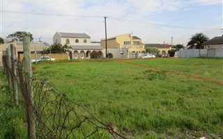 496 m² Land available in Parow