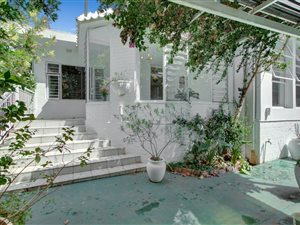 4 Bed House in Parkhurst