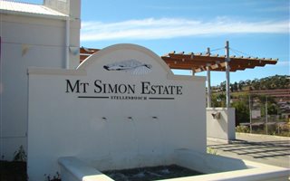 2 Bedroom Townhouse in Stellenbosch Central
